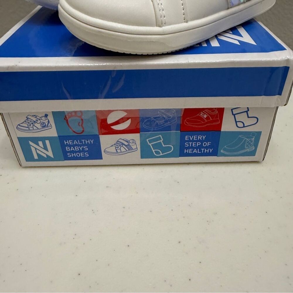 Nauti Nati Baby Sneakers Size 18-24 M Shoes White Pink Non Slip First Walking - Picture 3 of 7